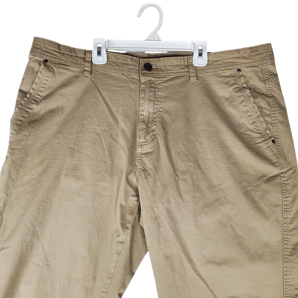 Swiss Tech Mens Khaki Chino Pants 42x32 Straight Leg Stretch Tan Cotton Blend